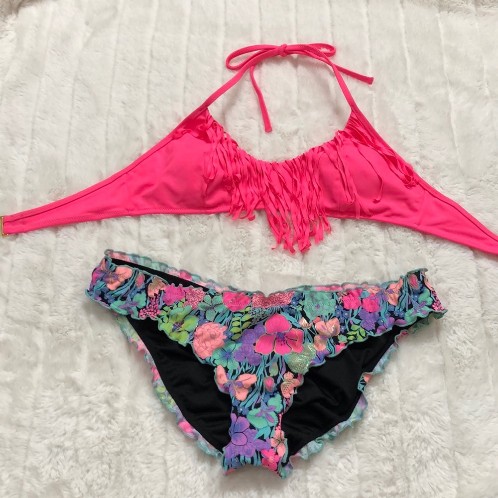 Victoria’s Secret bikini